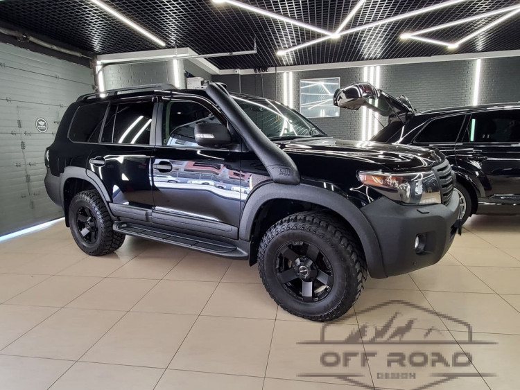 Toyota Land Cruiser 200