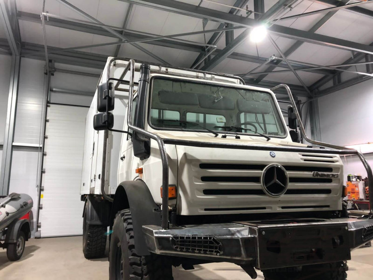 Mercedes Benz Unimog U4000