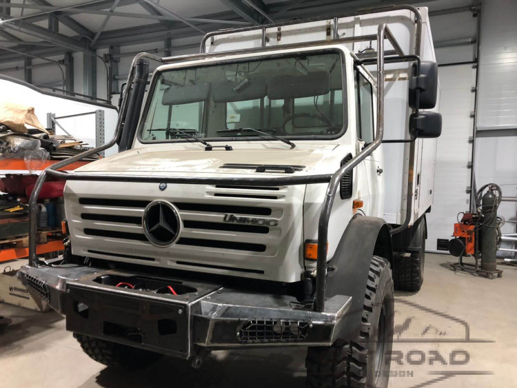 Mercedes Benz Unimog U4000