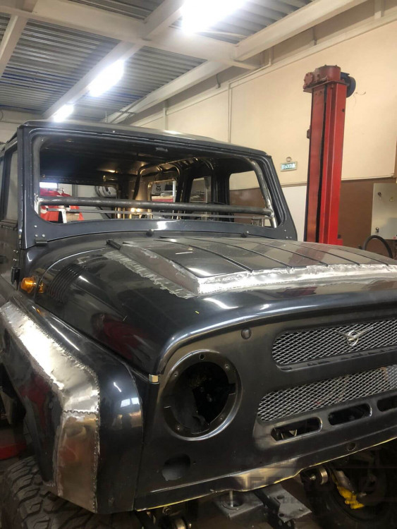 Уаз Hunter V8